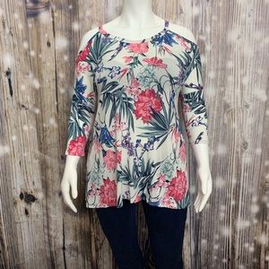 ❤️A light an flowing top